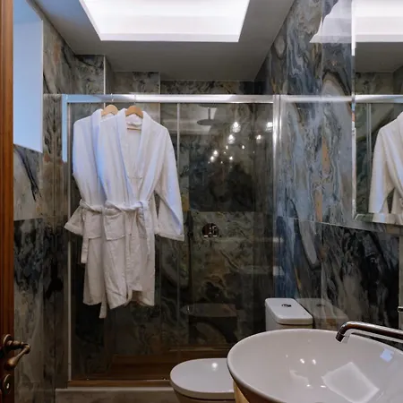 Gasthuis νysa Mousthéni