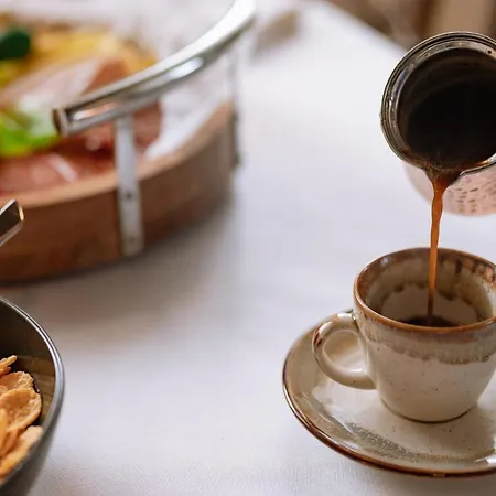 Gasthuis νysa Mousthéni