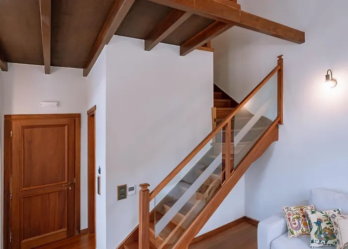 νysa 招待所 Mousthéni